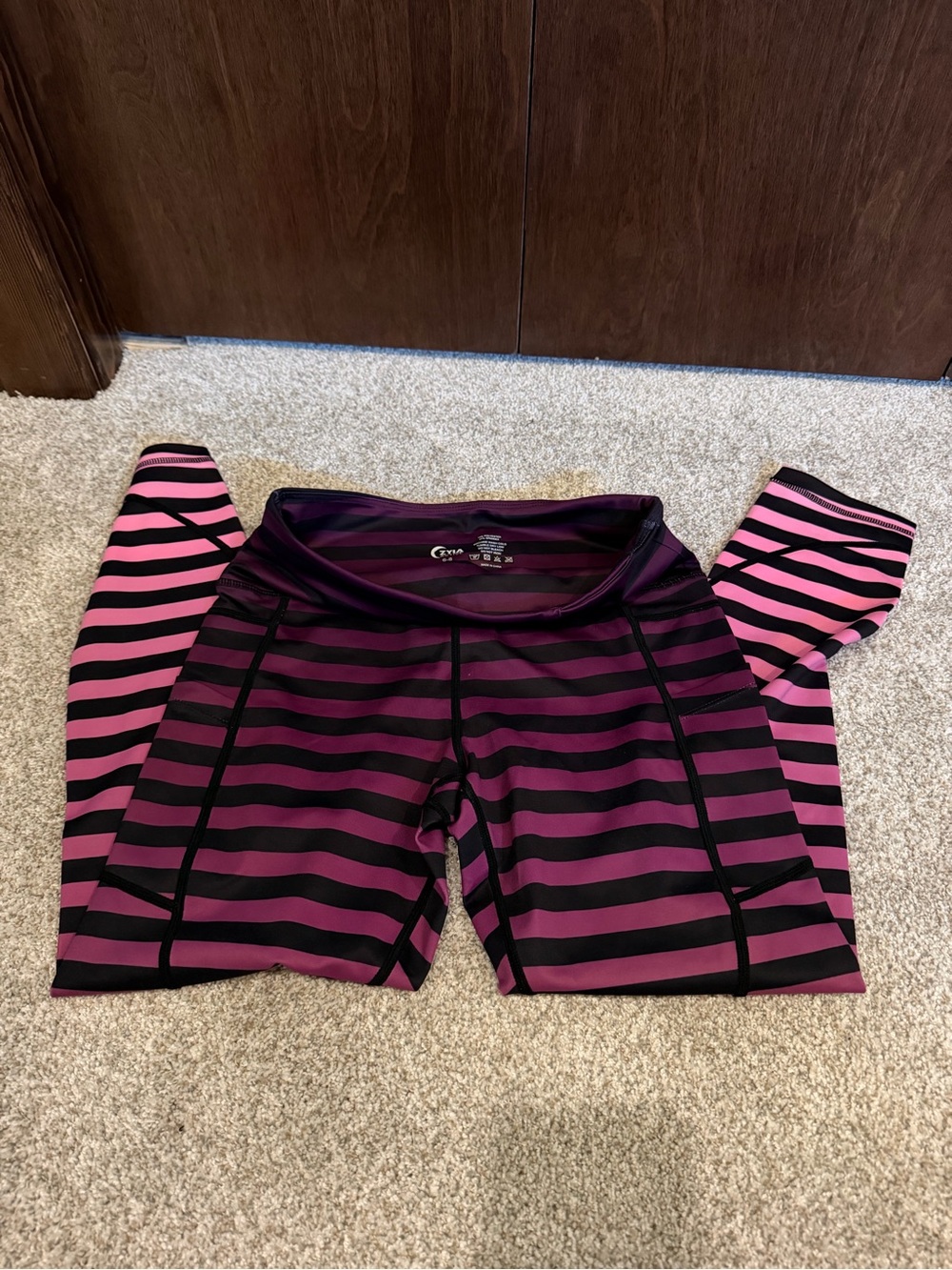 Women’s Striped leggings with side pockets